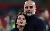 Pep Guardiola ôm con gái giữa tin đồn chia tay Man City