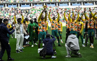 Fan phát cuồng khi Senegal rước cúp AFCON dù bị tước