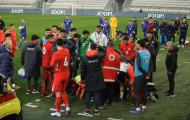 HLV U21 Thổ Nhĩ Kỳ ngã đập đầu bất tỉnh ngay trên sân