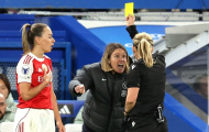 Cầu thủ Arsenal phạm lỗi, HLV Chelsea lại bị đuổi