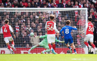 Thua sốc Bournemouth, Arsenal hụt hơi trong cuộc đua vô địch