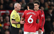 Martinez nhận thẻ đỏ vì giật tóc là đúng hay sai?