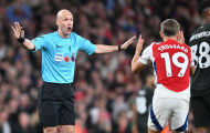 Fan Arsenal phẫn nộ với trọng tài bắt chính trận Man City