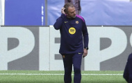 Hansi Flick nối gót Xavi phàn nàn mặt cỏ sân Atletico Madrid