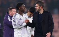 Van der Sar khẳng định Carrick không thể thiếu Kobbie Mainoo