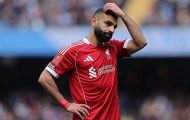 Carragher sốc nặng khi Slot đày ải Salah trên ghế dự bị