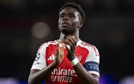 Saka chạy đua với thời gian để kịp đại chiến Man City