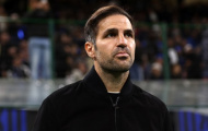 Huyền thoại khuyên Fabregas tránh xa mớ hỗn độn ở Chelsea