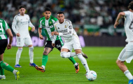 CĐV vây xe buýt, chửi bới dàn sao Real sau trận hòa Betis