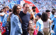 Vợ đẹp chung vui khi Lampard giúp Coventry vô địch
