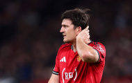 Carragher ngả mũ trước Harry Maguire
