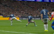 Carragher gọi quả phạt đền của Atletico là vết nhơ Champions League