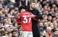 Carrick ẩn ý chỉ trích Amorim về cách đối xử với Mainoo