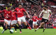 Szoboszlai trừng phạt sai lầm của MU, Liverpool rút ngắn tỷ số