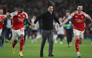 Wenger đáp trả Rooney về màn ăn mừng của Arsenal