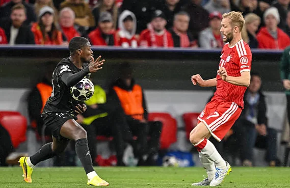 Vì sao Nuno Mendes thoát thẻ đỏ ở trận bán kết với Bayern?