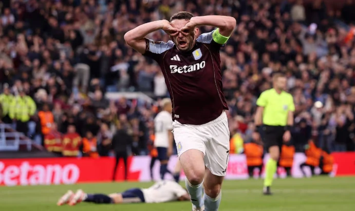 Hạ Forest, McGinn hối thúc Villa vô địch Europa League