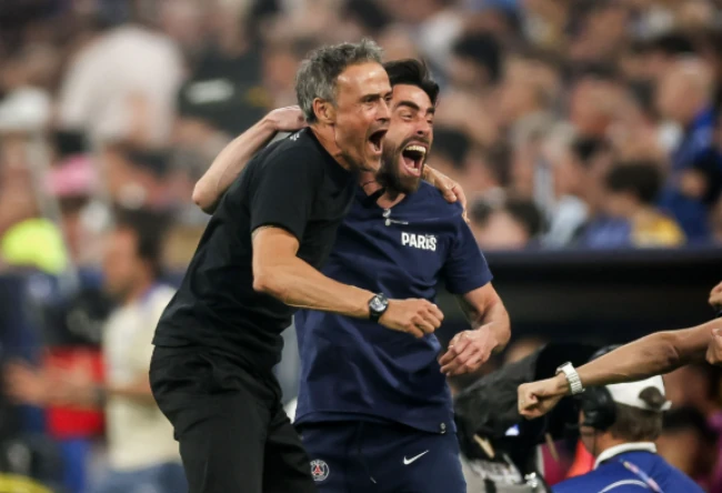 Beckham kể chuyện Enrique ngủ ở sân tập giúp PSG vào chung kết C1