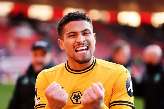 Kẻ thay thế Casemiro khiến MU và Liverpool mê mẩn
