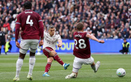VAR giải cứu Arsenal sau khoảnh khắc tỏa sáng của Trossard
