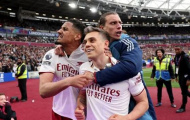 Gary Neville: 'Tên Arsenal đã được khắc trên cúp vô địch'