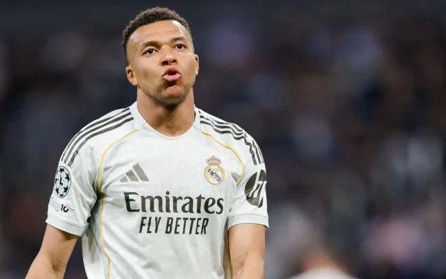 Nghịch lý Mbappe đang hủy hoại đội hình Real Madrid?