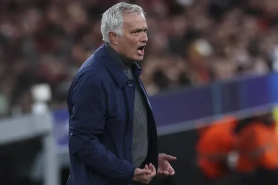 Real Madrid càng tồi tệ, Mourinho càng trở nên phù hợp