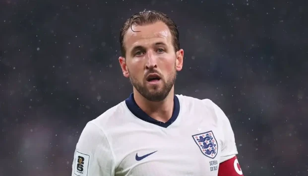 Jaap Stam khẳng định MU lẽ ra phải chiêu mộ Harry Kane