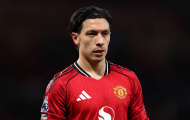 Lisandro Martinez đối diện ngã ba đường tại Old Trafford