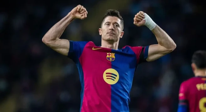 Fabrizio Romano lên tiếng về tương lai của Robert Lewandowski