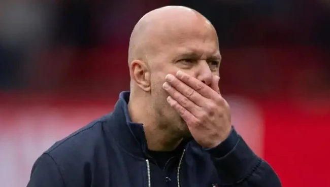 CĐV Liverpool nổi giận đòi sa thải Arne Slot sau trận thua Aston Villa