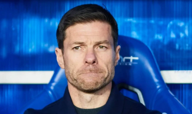 Xabi Alonso vạch kế hoạch đại tu hàng phòng ngự Chelsea