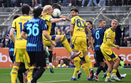 Inter đánh rơi chiến thắng trong ngày đăng quang Serie A