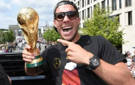 Lukas Podolski chính thức tuyên bố giải nghệ