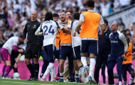 Tottenham chính thức trụ hạng sau chiến thắng nghẹt thở