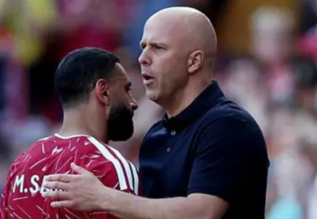 Arne Slot cần làm gì để vực dậy Liverpool mùa tới?