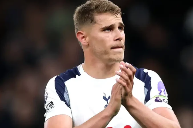 Van de Ven chỉ trích Tottenham không thể chấp nhận được
