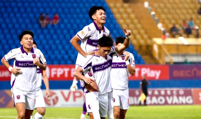 Kịch bản khó lường trong cuộc đua trụ hạng tại V-League