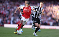 CĐV Chelsea tiếc nuối nhìn Madueke vô địch cùng Arsenal