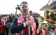 Sếp Arsenal kể lại sự cố hài hước khi ăn mừng