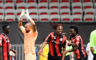 Hủy diệt Saint-Etienne 4-1, Nice trụ hạng thành công