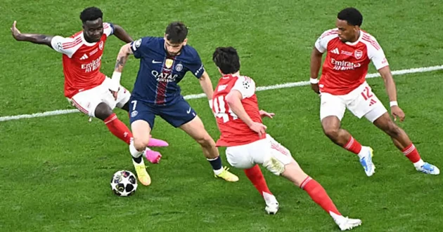 Phản ứng của Ferdinand khi PSG hạ Arsenal ở chung kết C1