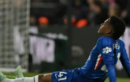 Estevao khóc trong vòng tay bố mẹ vì lỡ World Cup