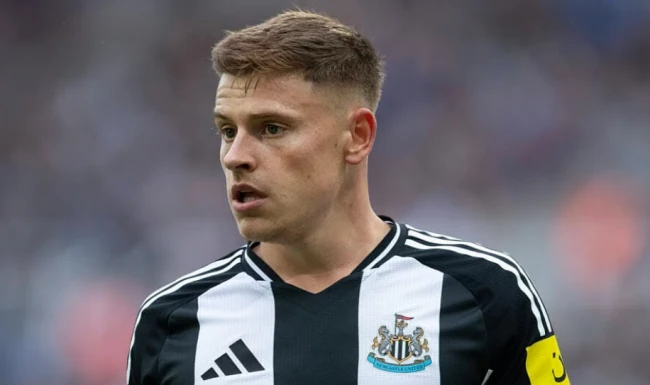 Aston Villa nhắm Harvey Barnes của Newcastle
