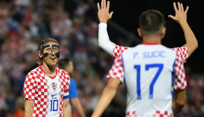 Modric và Pasalic nổ súng giúp Croatia hạ gục Slovenia