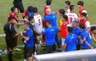 Cầu thủ U19 Indonesia xô ngã trợ lý U19 Việt Nam