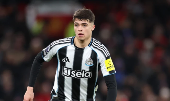 Barcelona nhắm 'báu vật' Lewis Miley của Newcastle