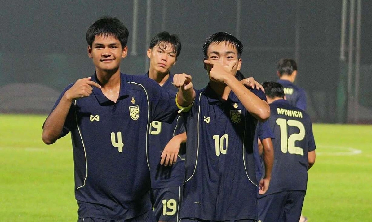 CĐV Thái Lan gọi tên U19 Việt Nam sau trận thắng Malaysia