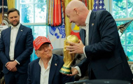 Infantino bị chỉ trích kịch liệt vì để World Cup hỗn loạn