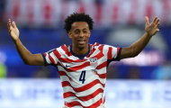 Eddie Lewis tiến cử Tyler Adams cho tuyến giữa Man Utd